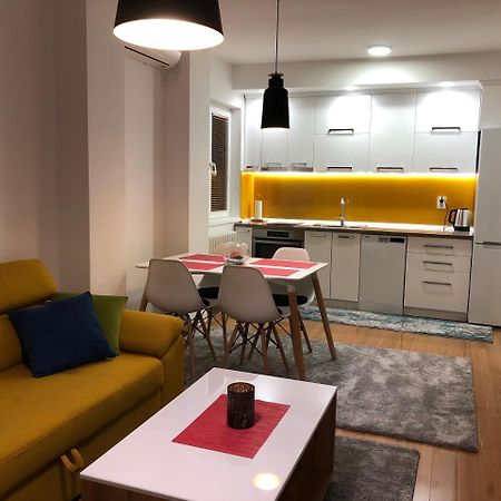 Ole Apartment I - In The City Center Skopje Esterno foto