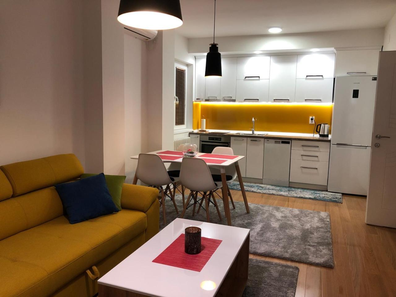Ole Apartment I - In The City Center Skopje Esterno foto